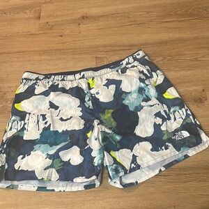 The north face shorts size XL